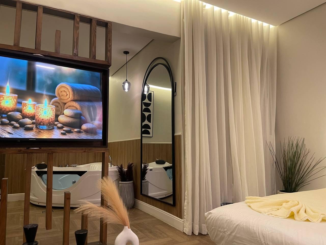 استديو بجاكوزي 4