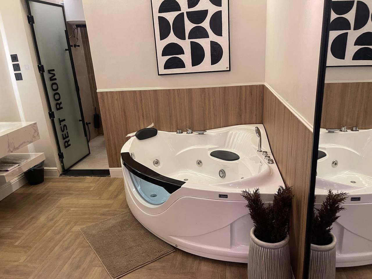 استديو بجاكوزي 5