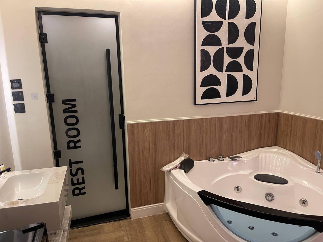 استديو بجاكوزي 9