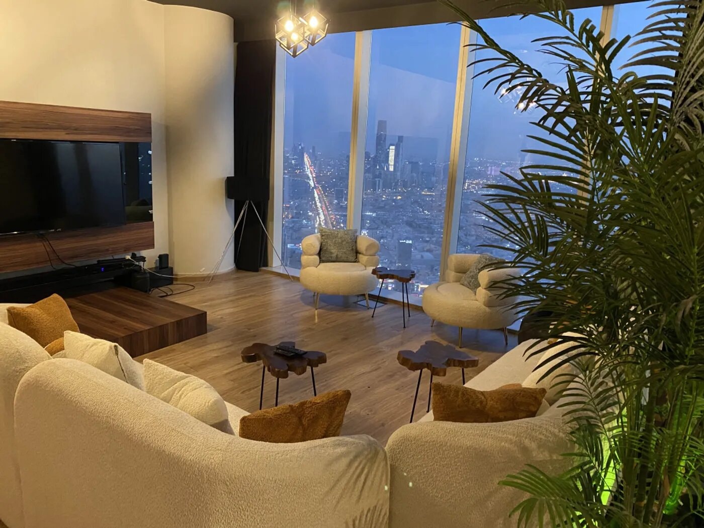 استديو بإطلاله مميزة 2