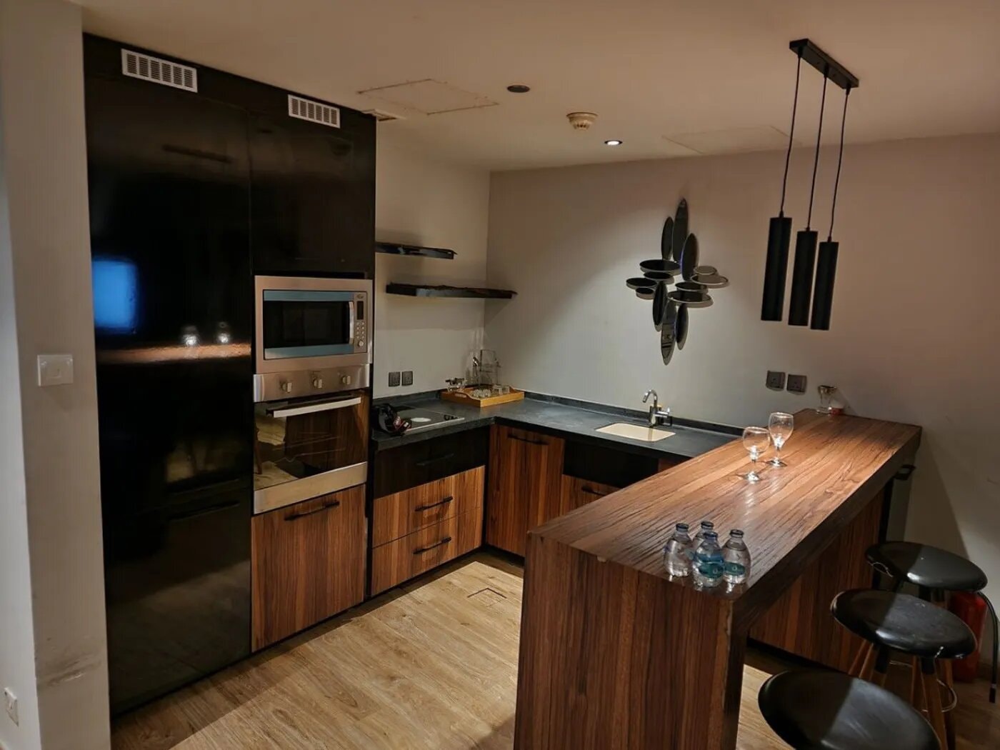 استديو بإطلاله مميزة 10