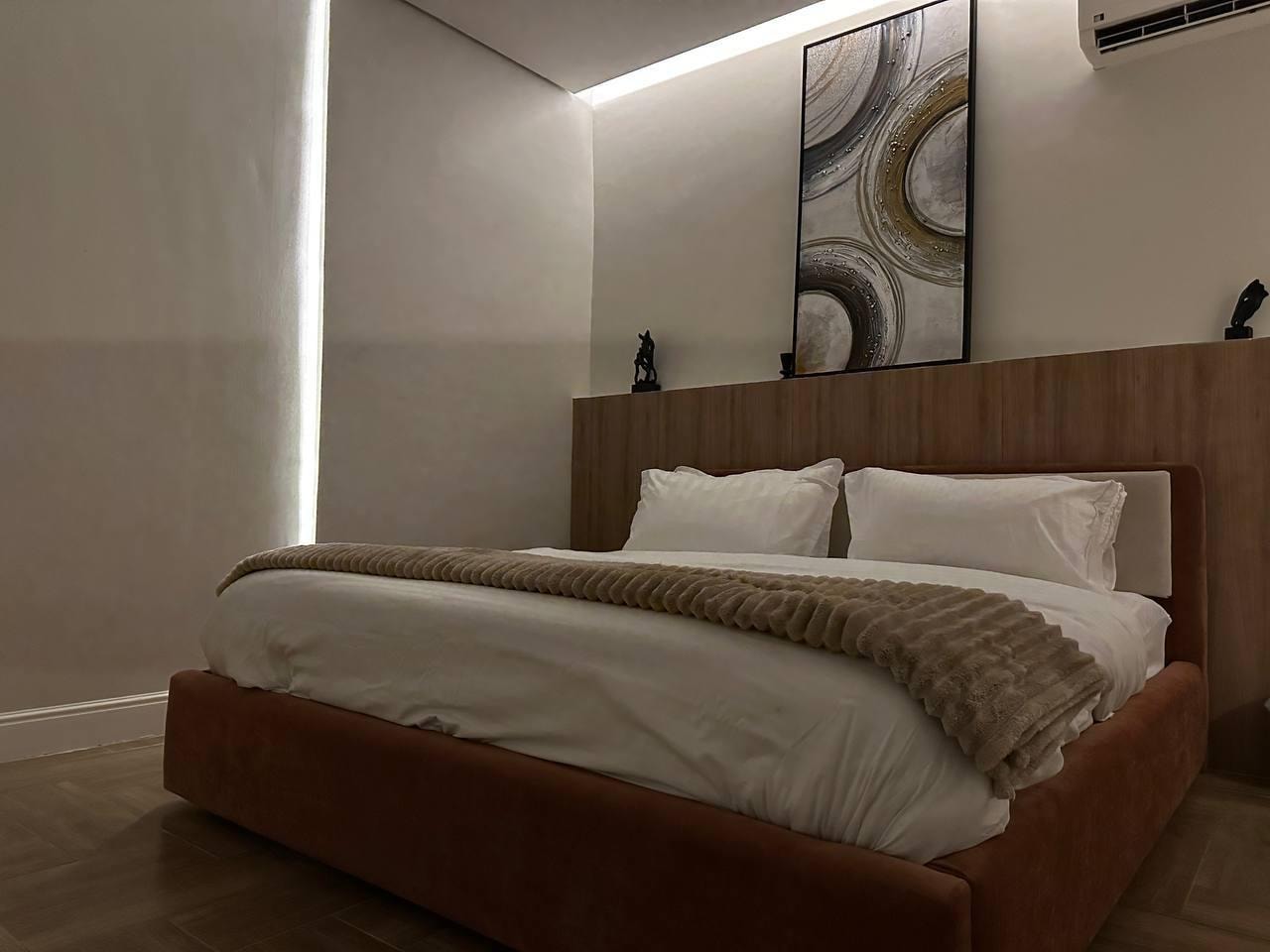 غرفة وصالة مع بانيو 5