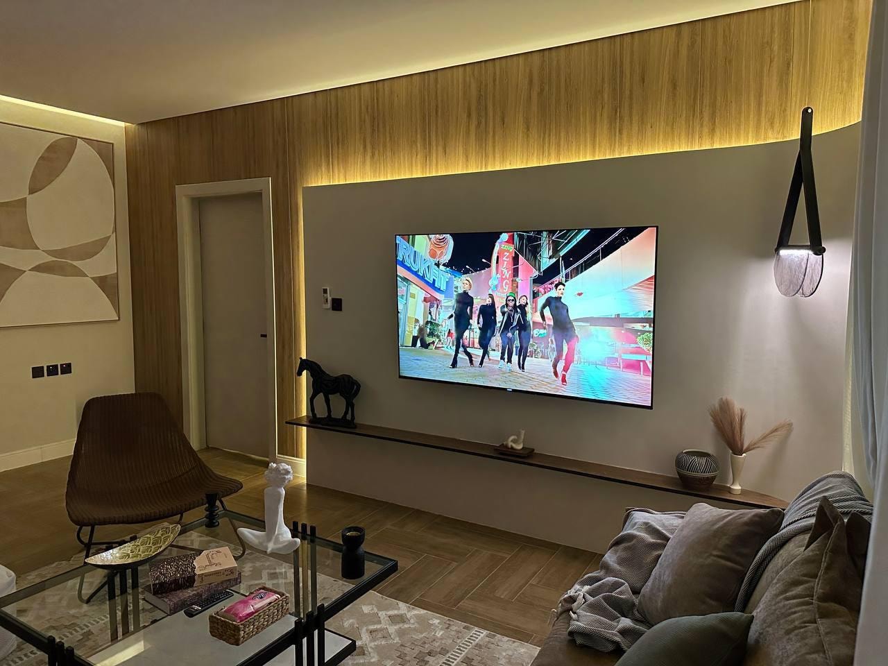 غرفة وصالة مع بانيو 11