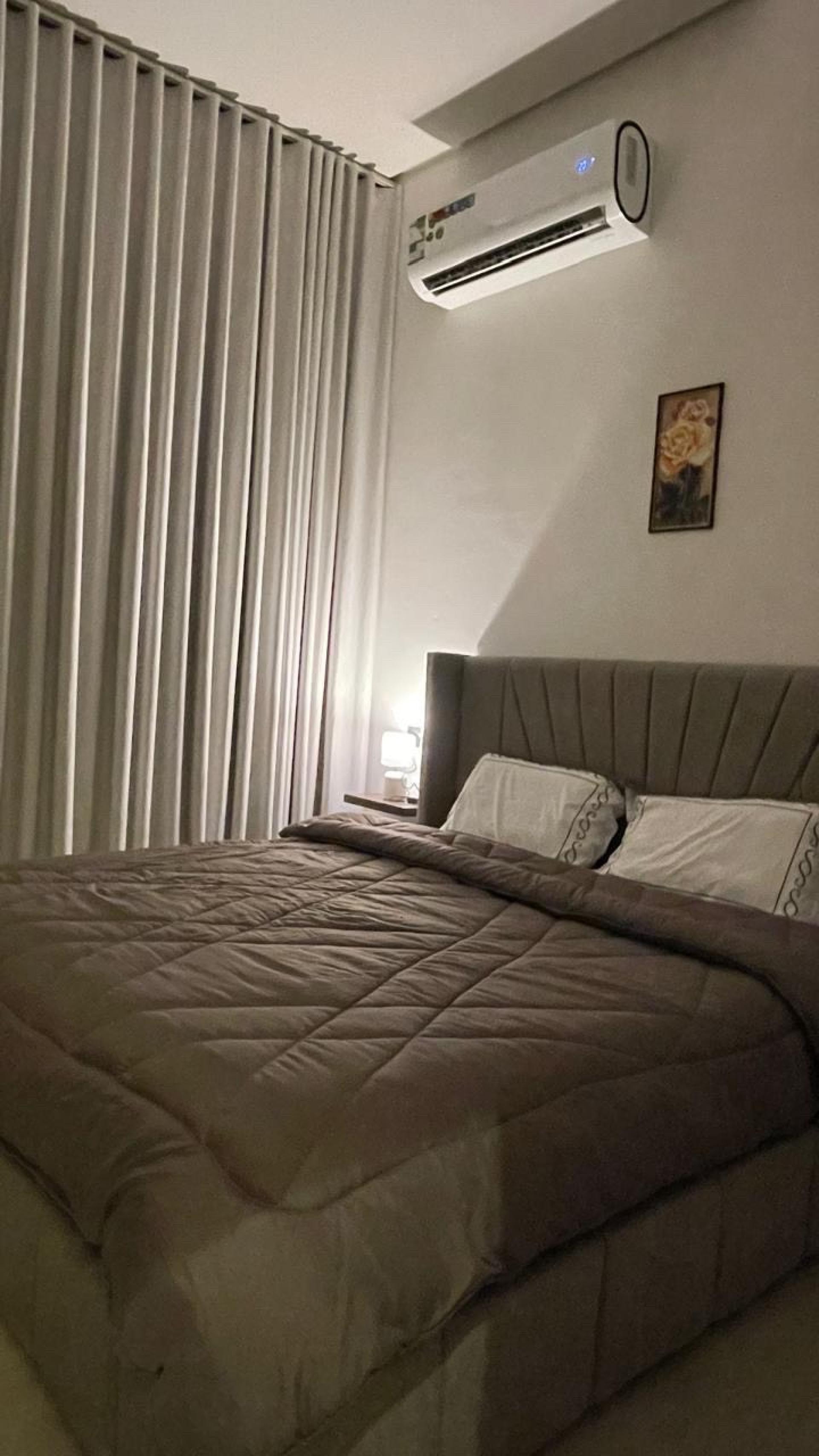 شقة بغرفة نوم وصالة دخول ذكي 4