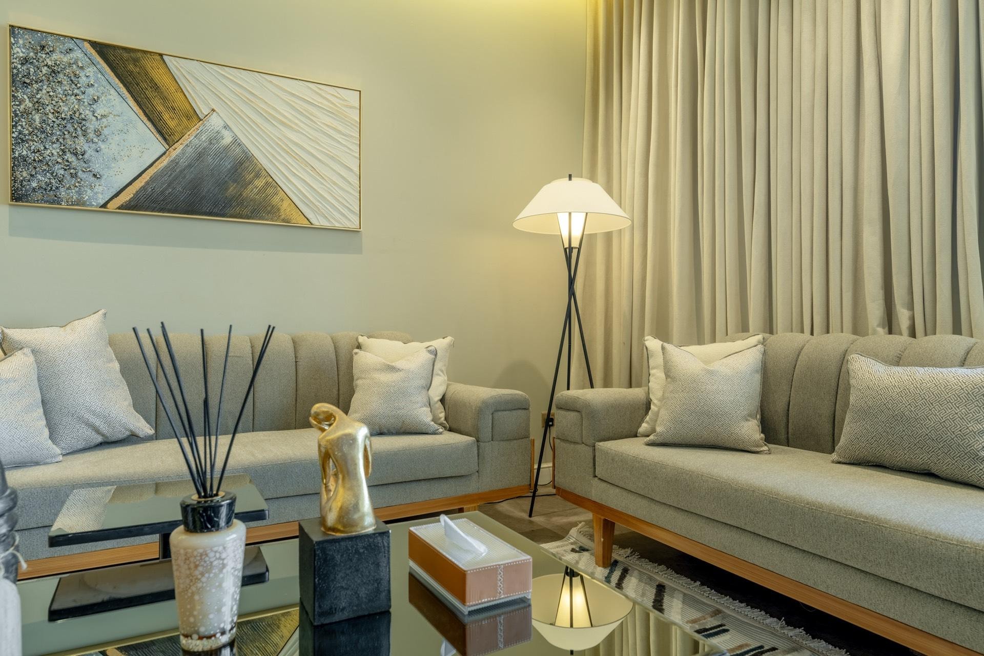 شقه بتصميم مودرن ببرج سكني فاخر 7