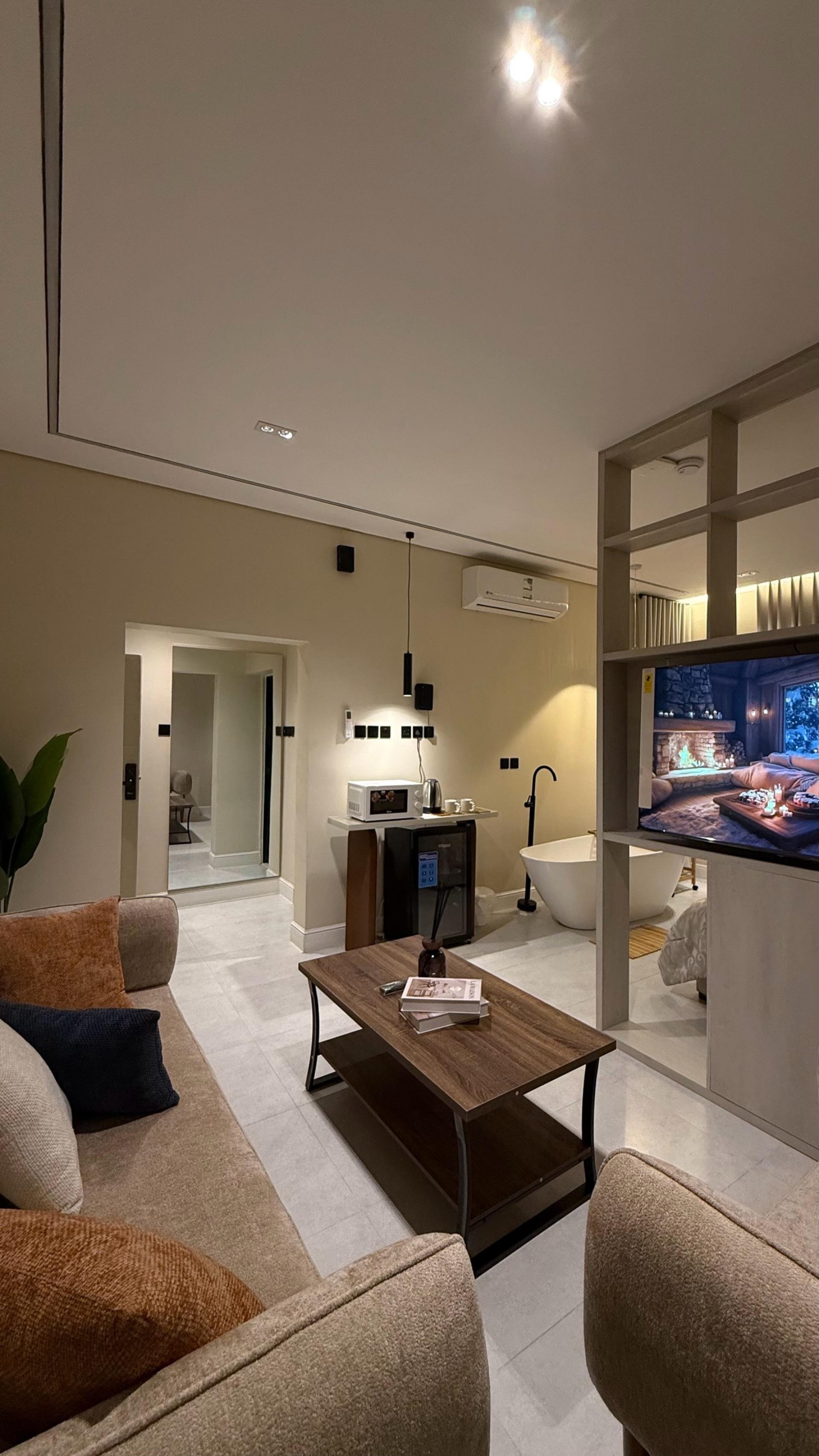 استديو بتصميم ريفي مع بانيو 3