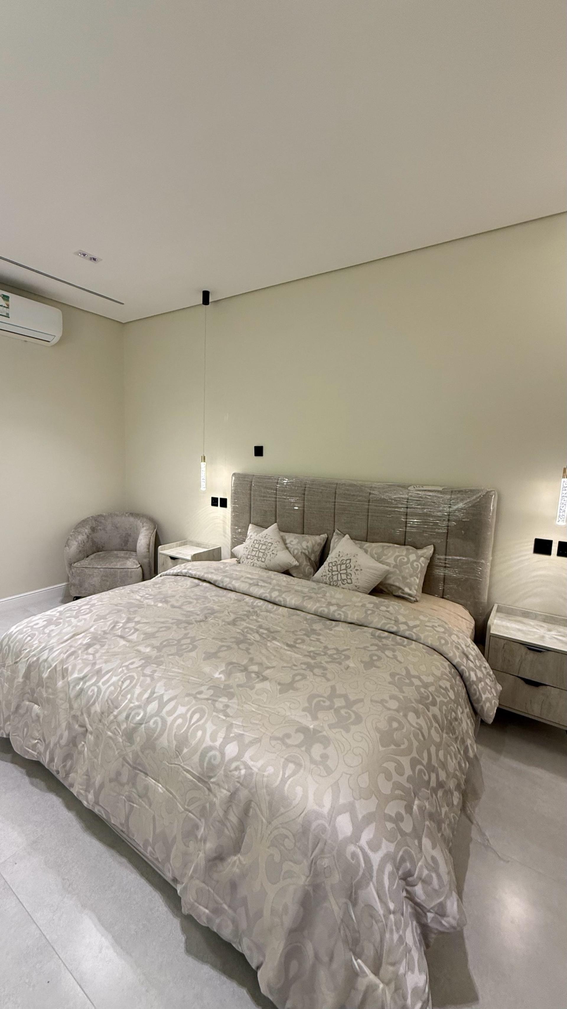 شقة فاخرة بصالة وغرفة نوم 4