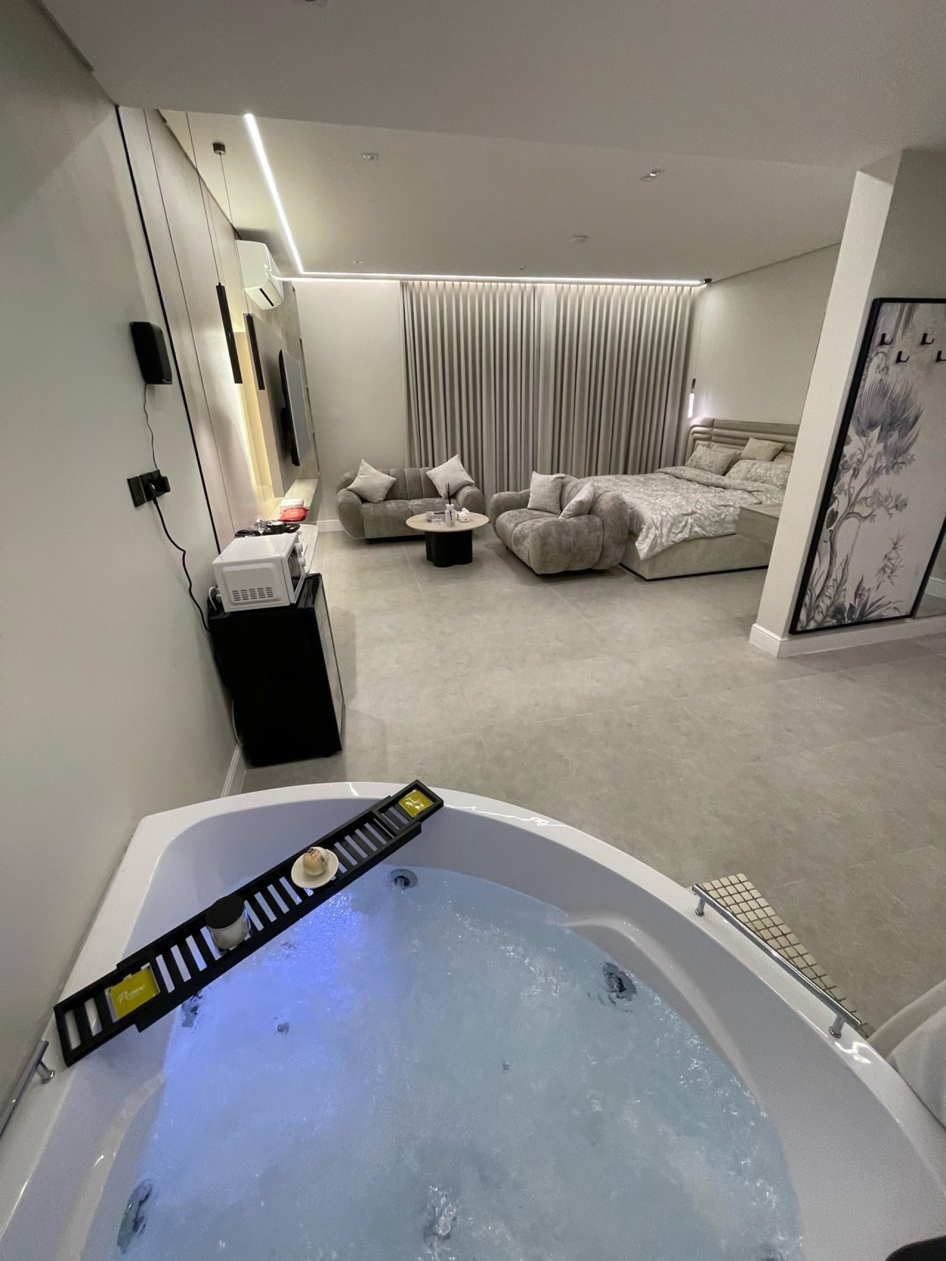 سويت رويال مع جاكوزي خاص 8