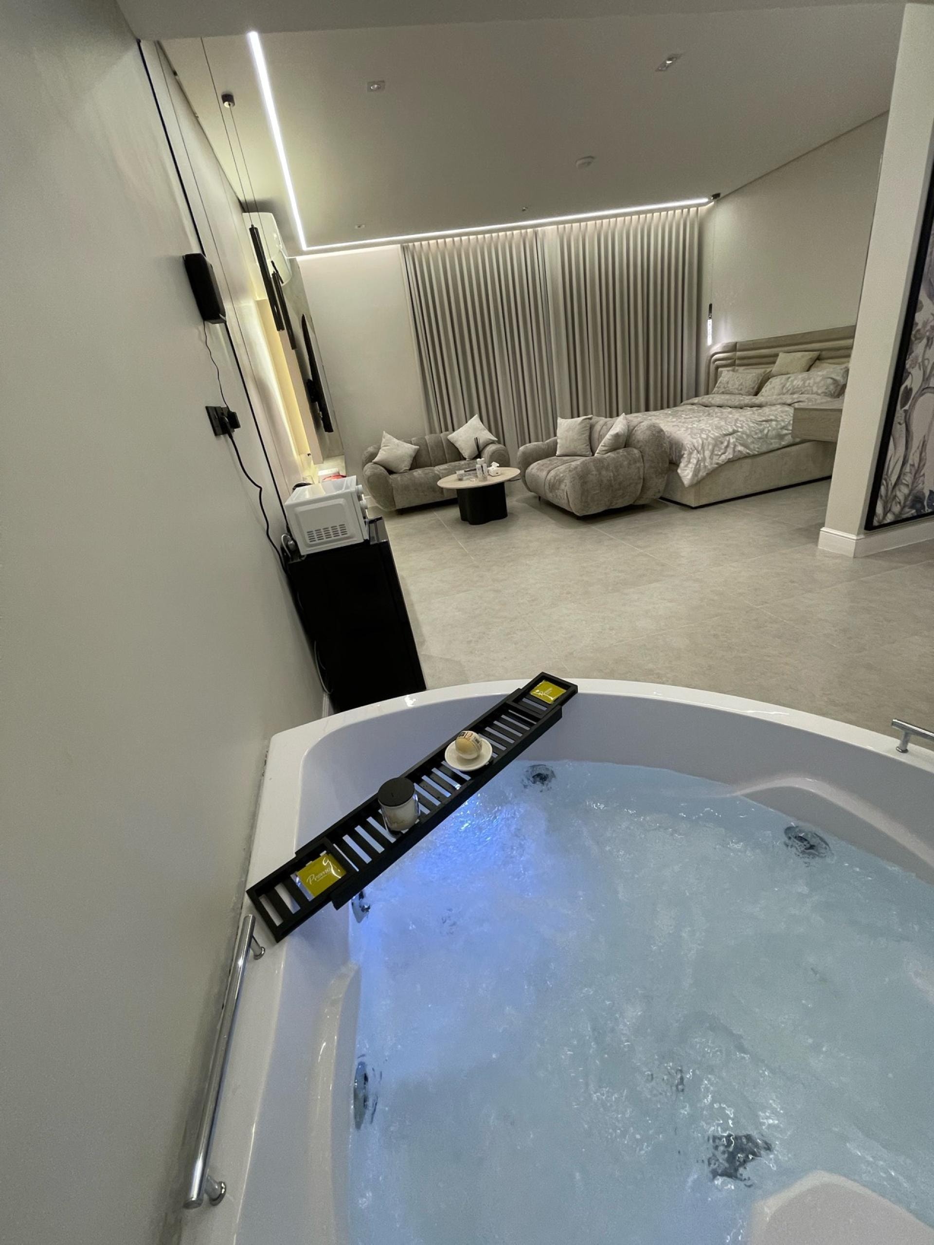 سويت رويال مع جاكوزي خاص 9