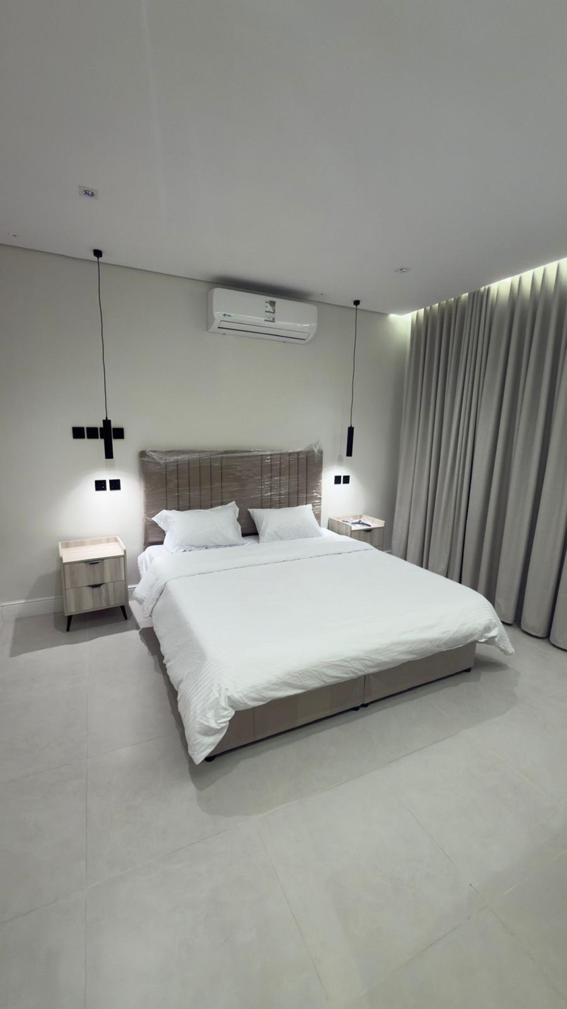 شقة أنيقة بصالة وغرفة نوم 4