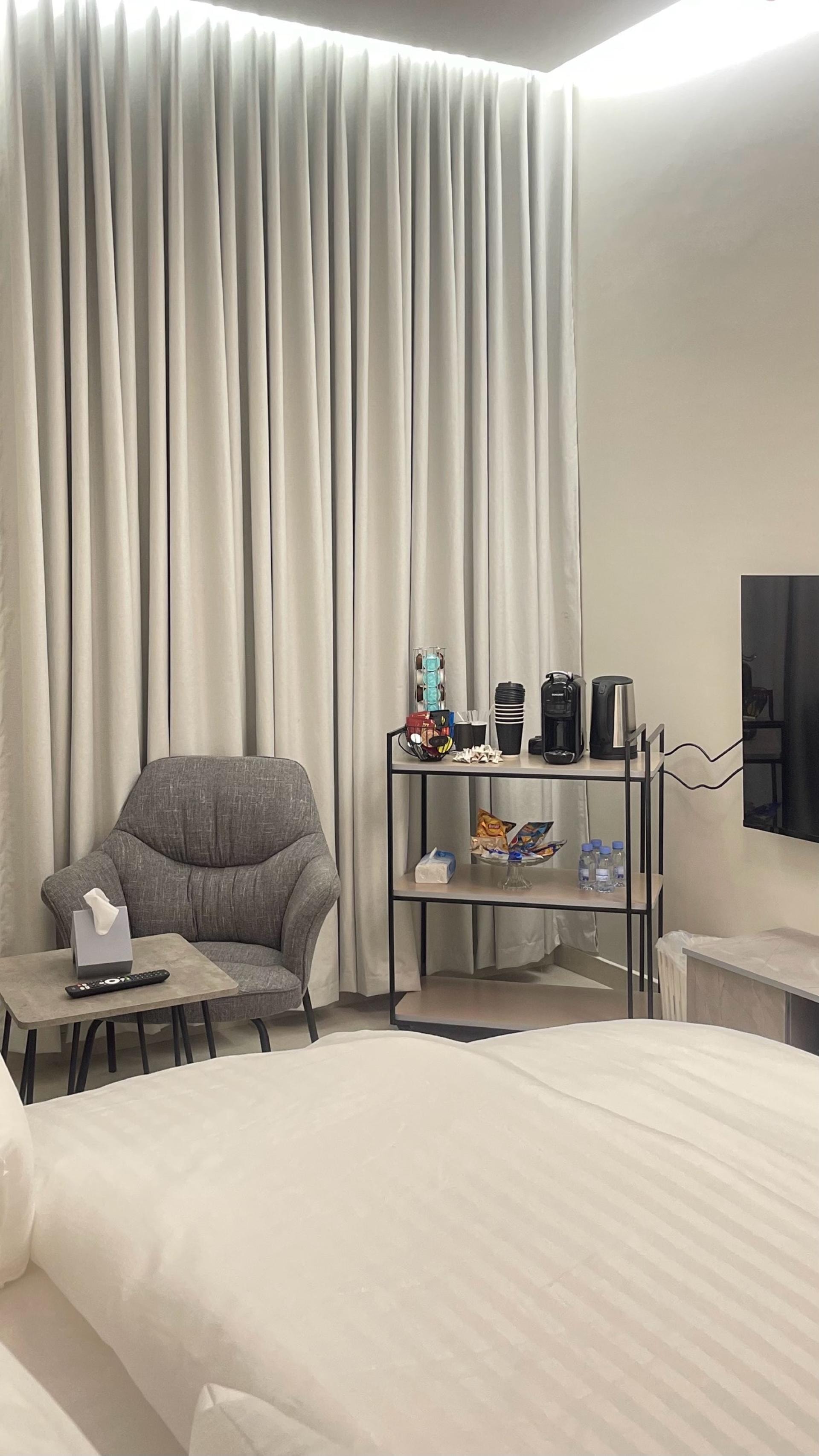 استوديو أنيق مع جلسة جانبية وركن للقهوة 7