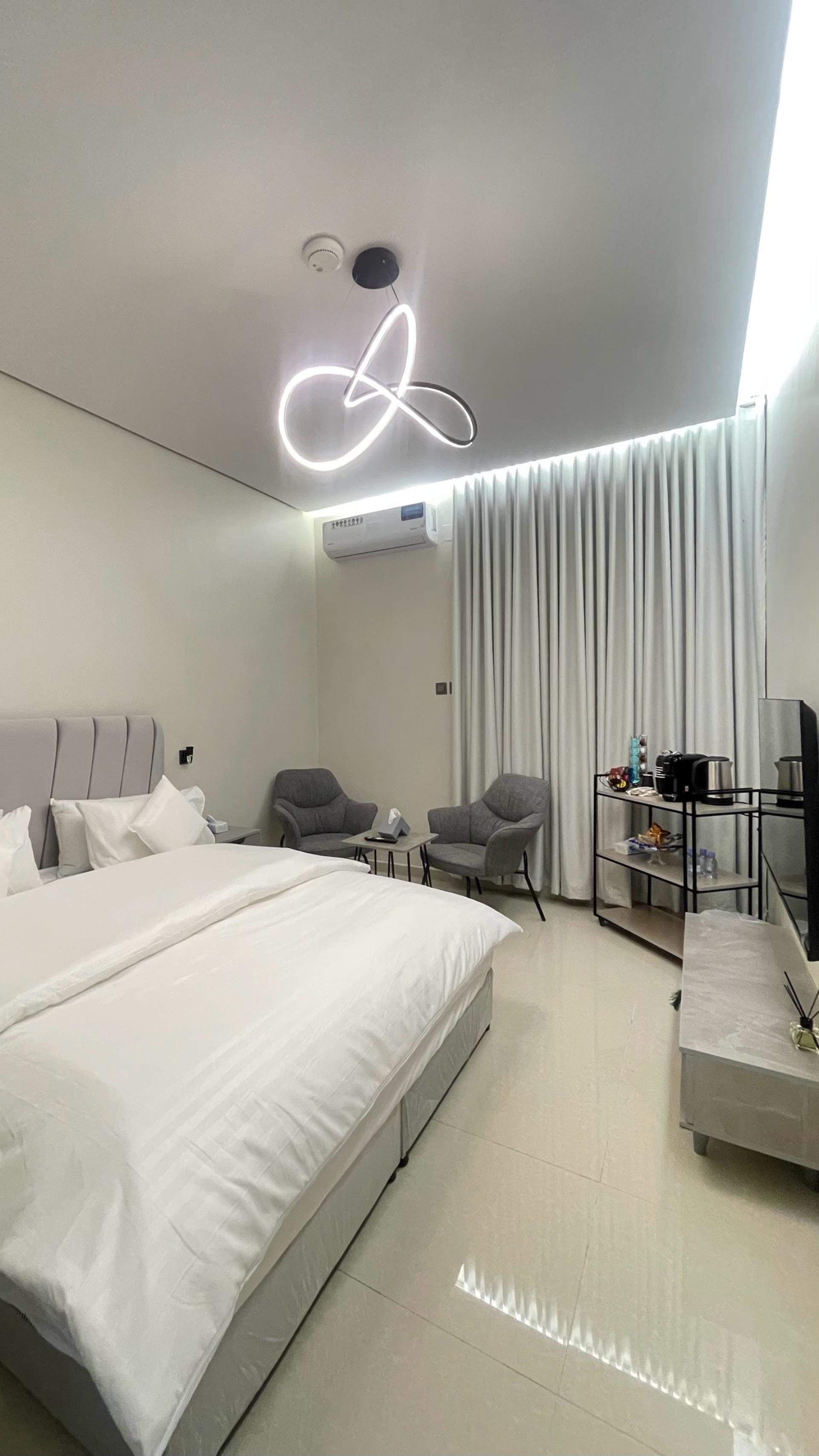 استوديو أنيق مع جلسة جانبية وركن للقهوة 8