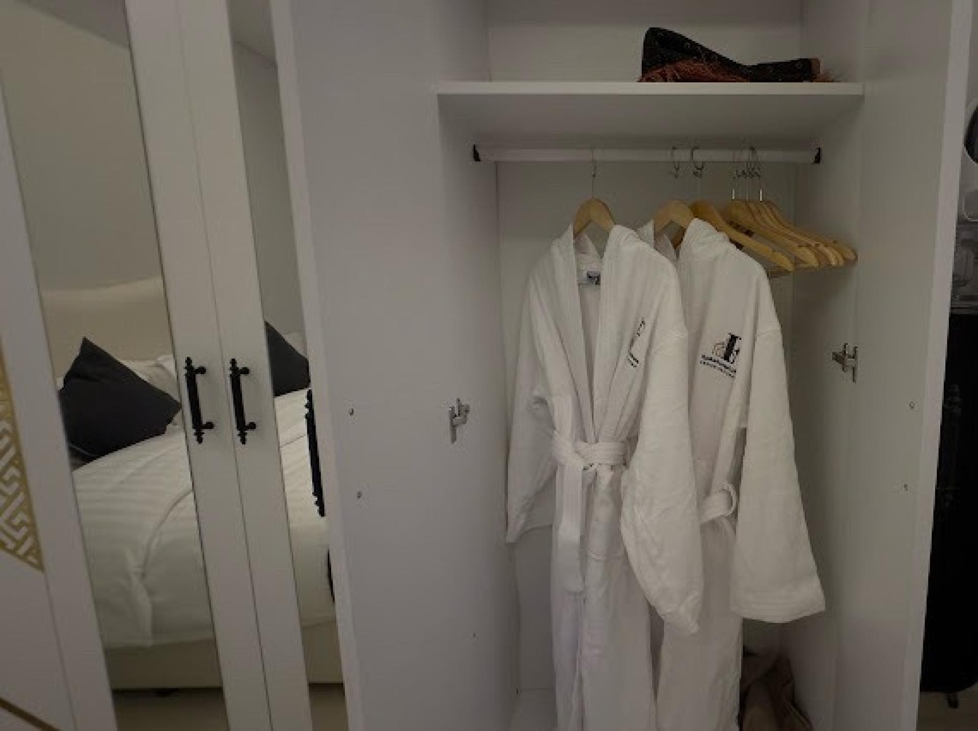 جناح تنفيذي بغرفة وصالة N1B 7