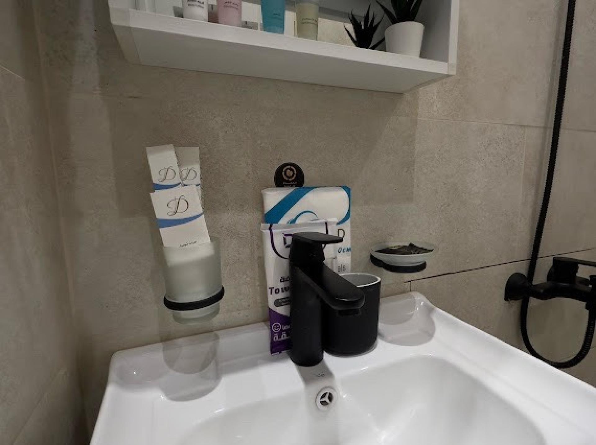 جناح تنفيذي بغرفة وصالة N1B 8