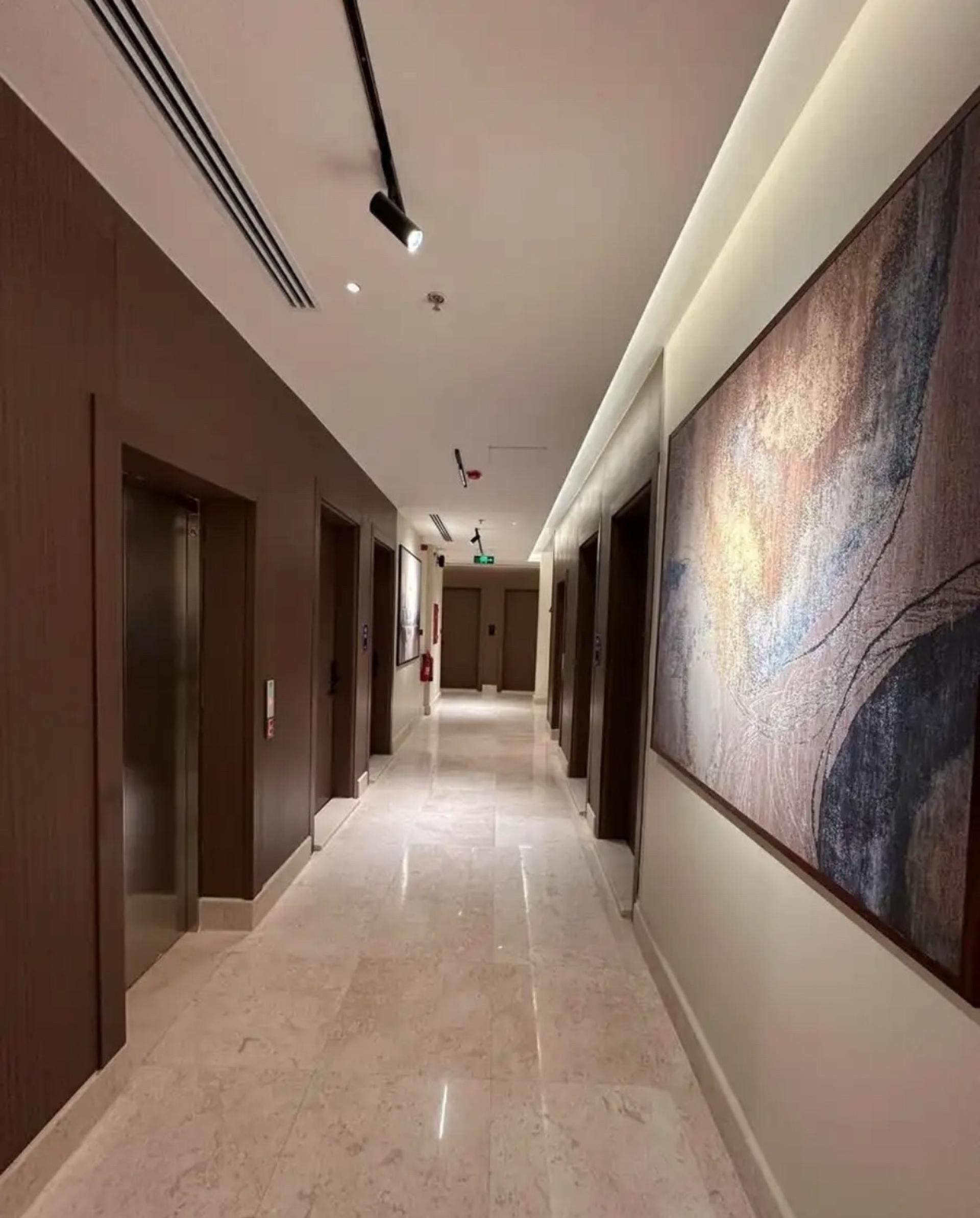 شقة راقية 3 غرف في برج انما ودخول ذكي 4