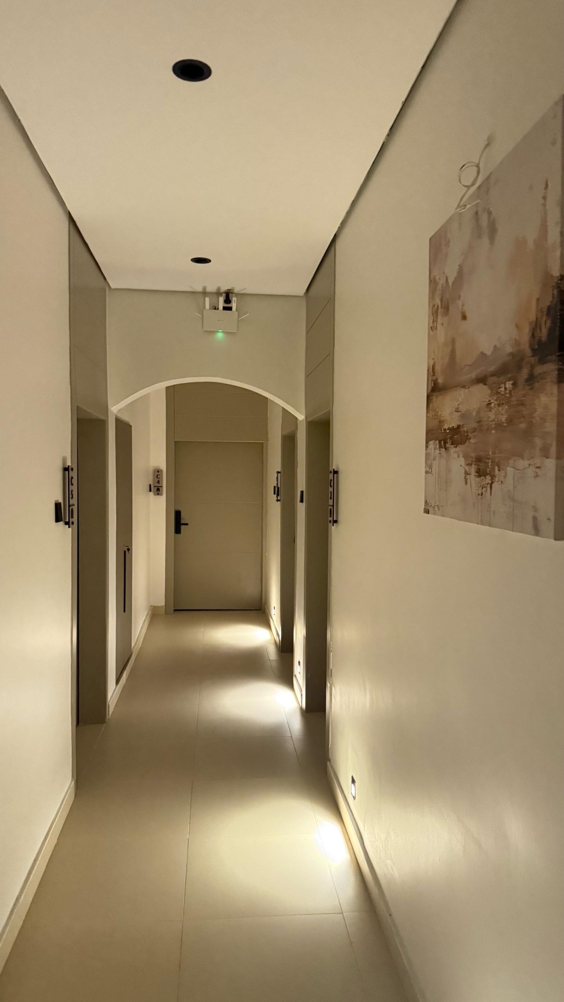 استديو فاخر مع بلكونة وبانيو 2