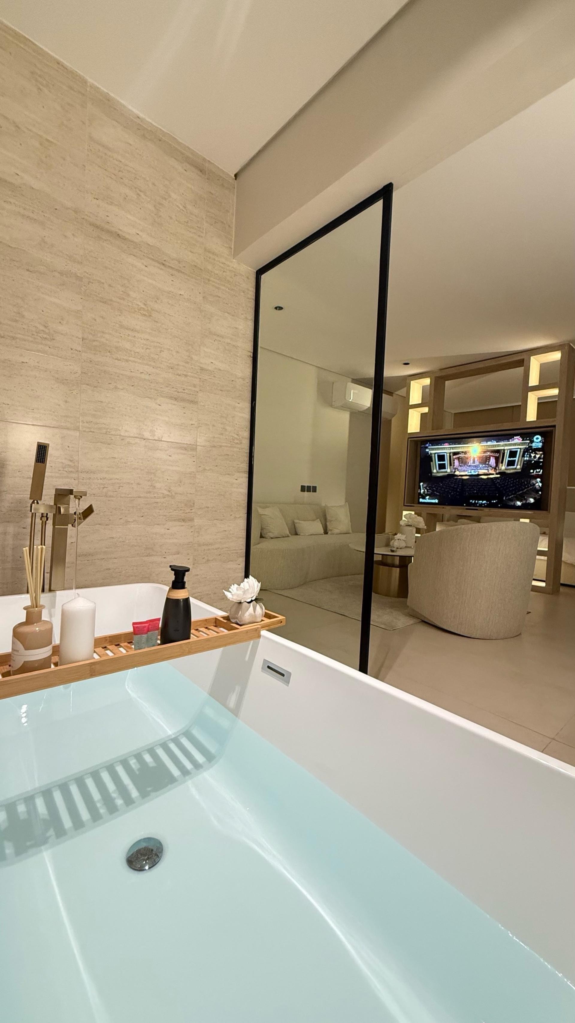 استديو فاخر مع بلكونة وبانيو 3