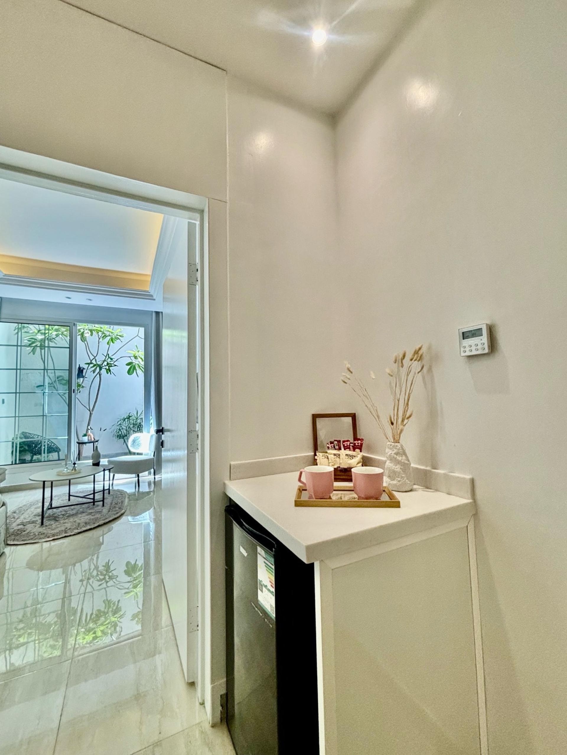 استوديو فندقي بشرفة أشجار دخول ذاتي 8