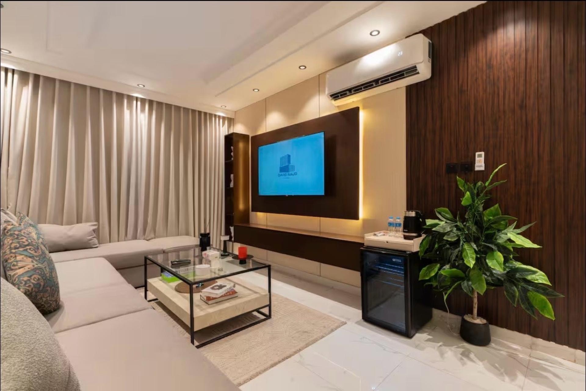 جناح بإطلالة على البوليفارد دخول ذاتي 3