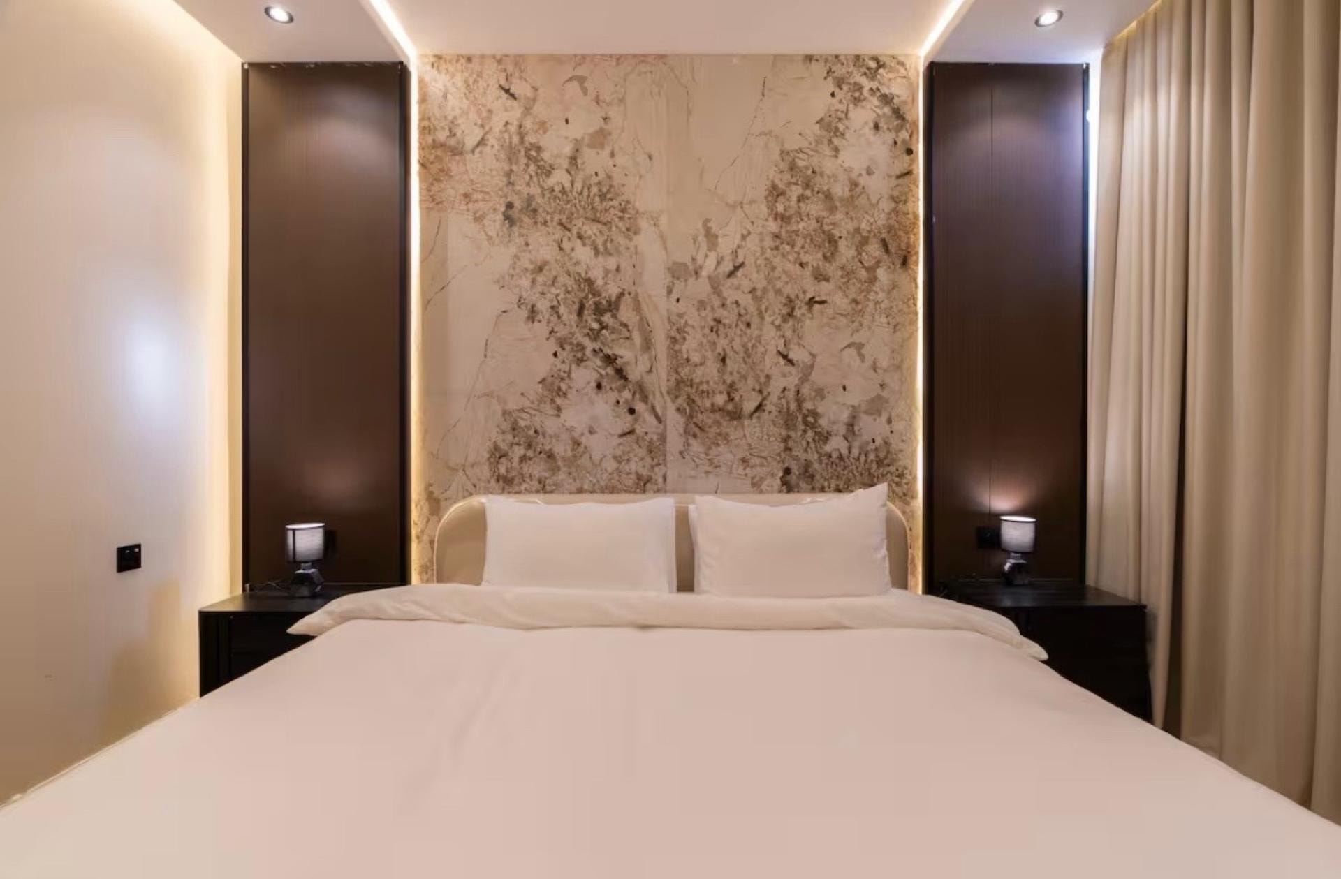 شقة بجاكوزي وإطلالة على البوليفارد 8