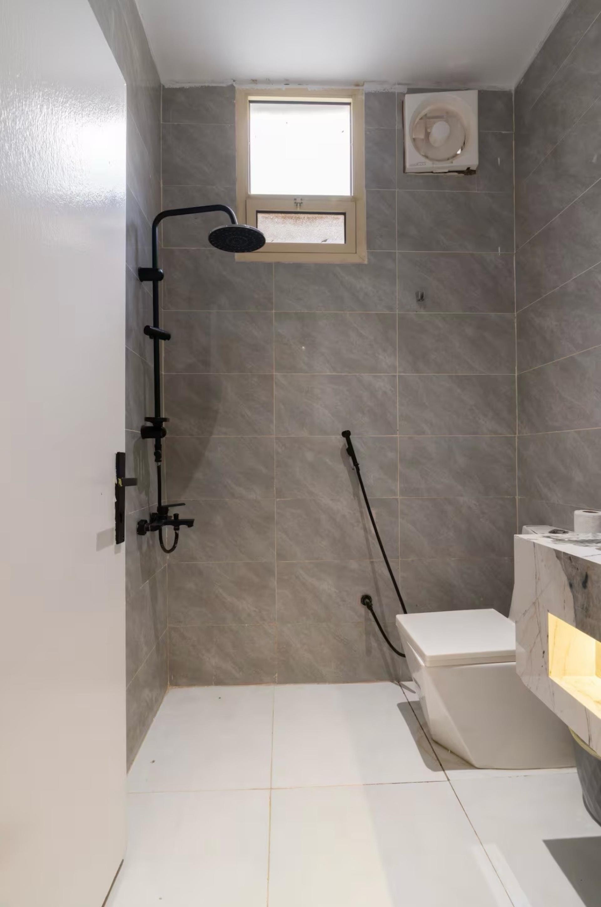 شقة بجاكوزي وإطلالة على البوليفارد 11