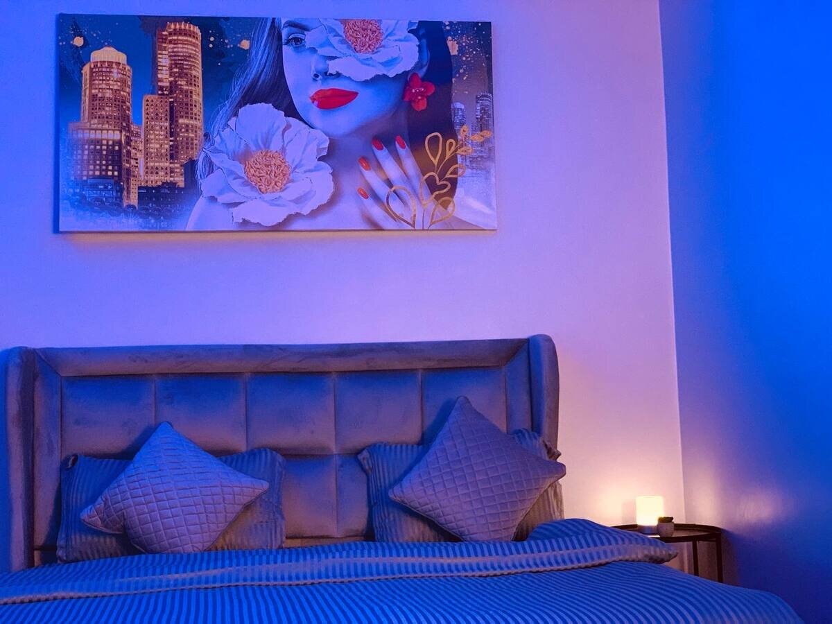 استديو بسرير ماستر 1