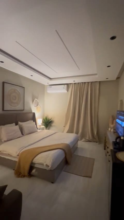 شقة مميزه بحي الملقا 1