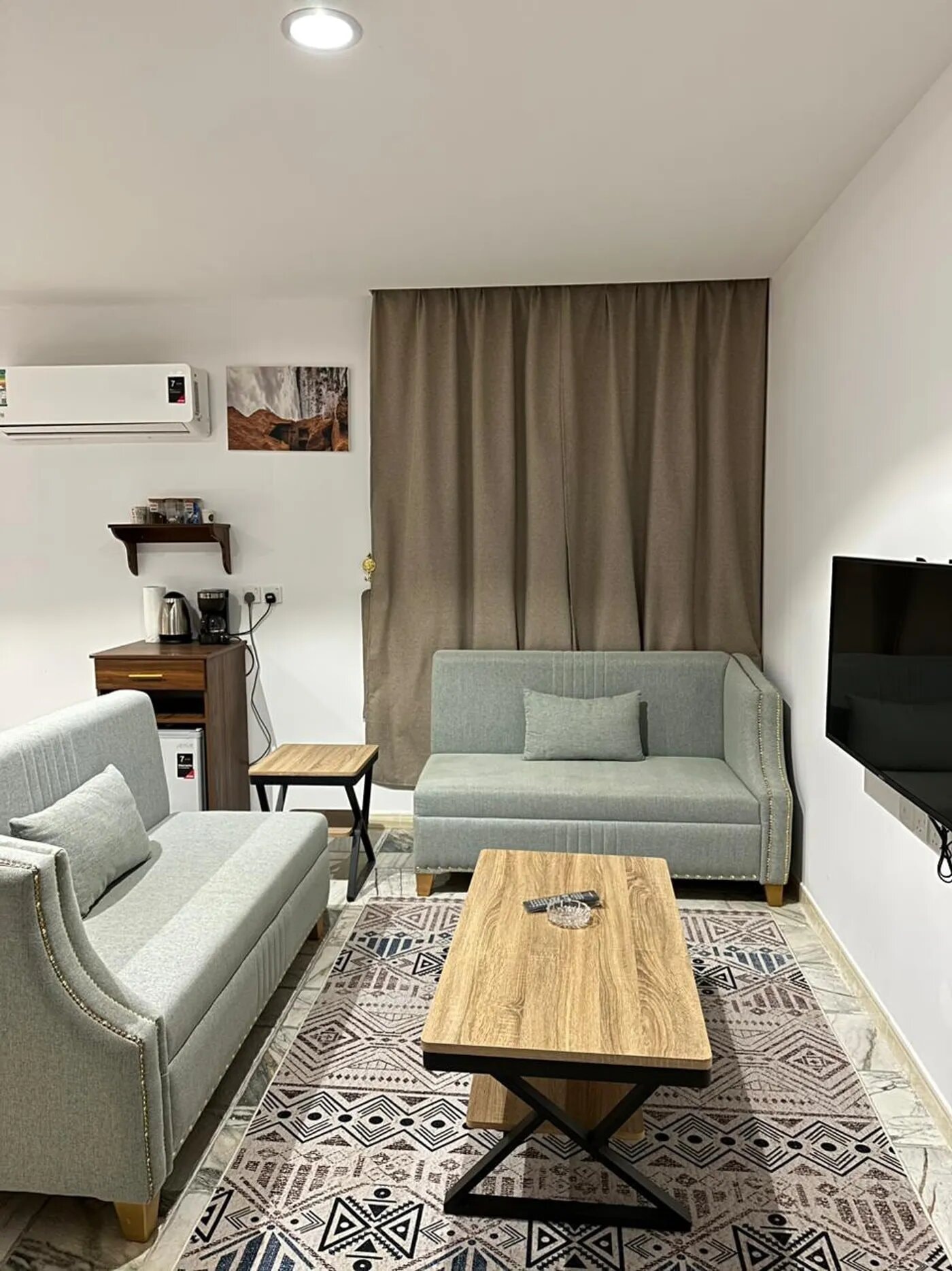 غرفة بسرير ماسترمميز 1