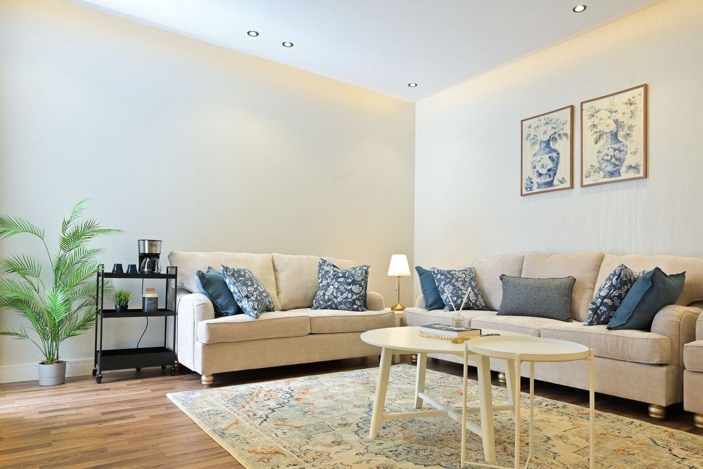 شقة بغرفة نوم وصالة 1