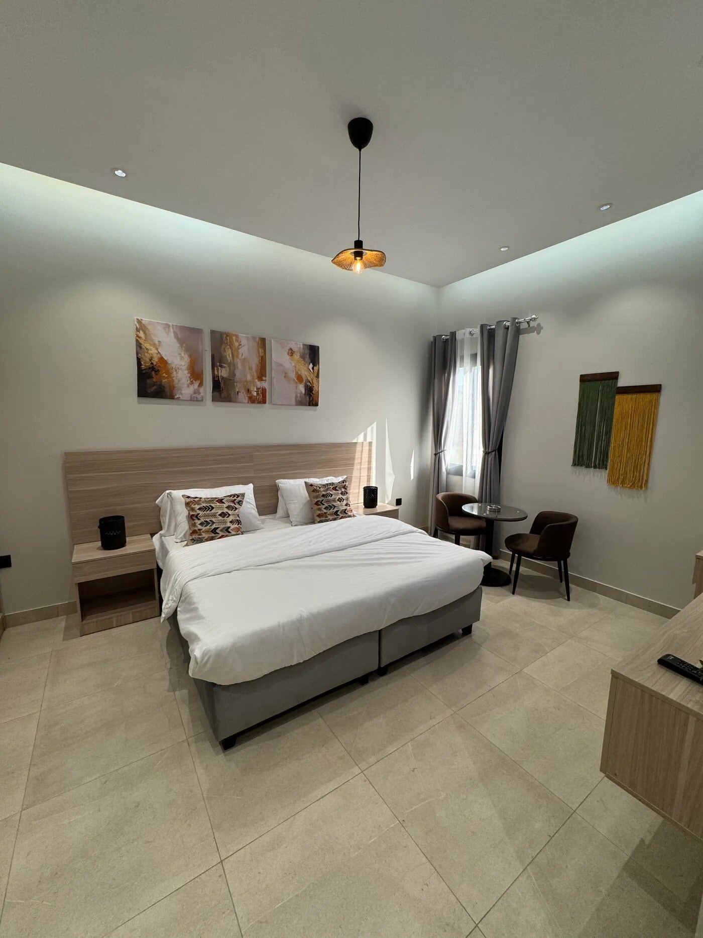 استديو بسرير ماستر 1