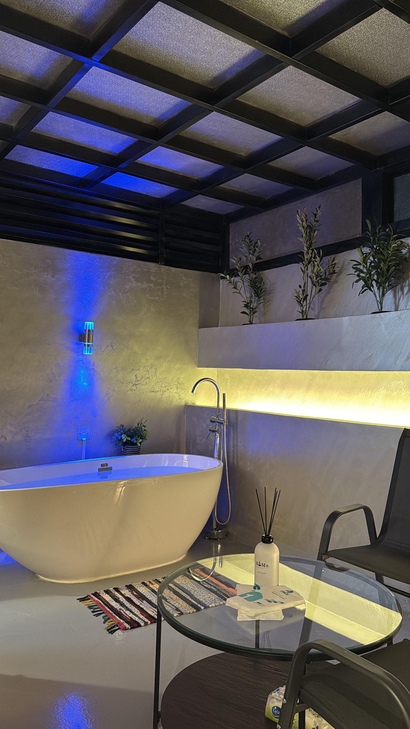 استديو أنيق ببانيو وإضاءة شمسيه 1