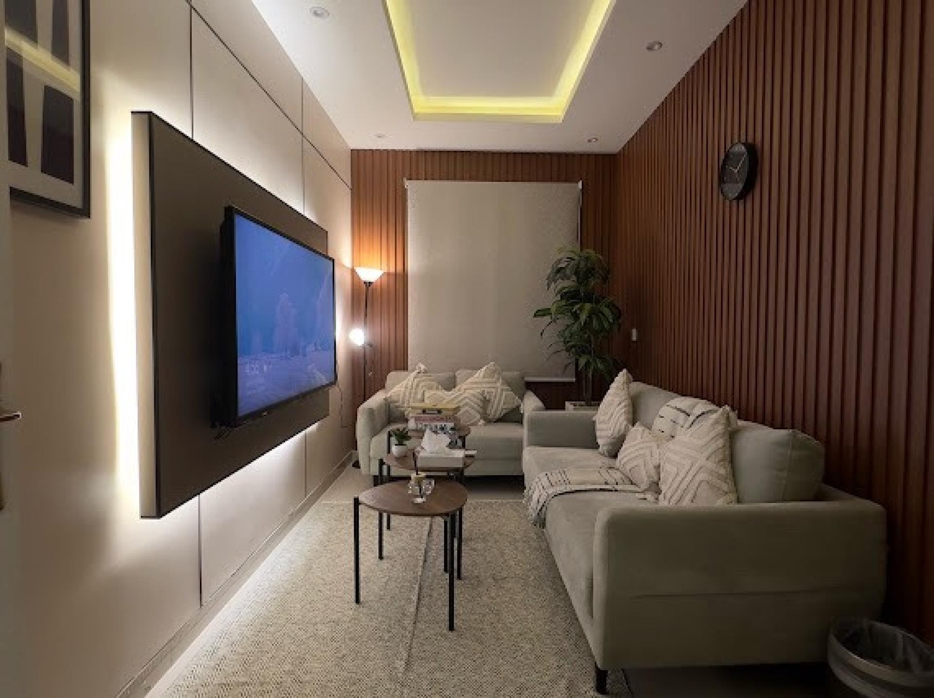 جناح تنفيذي بغرفة وصالة N1B 1