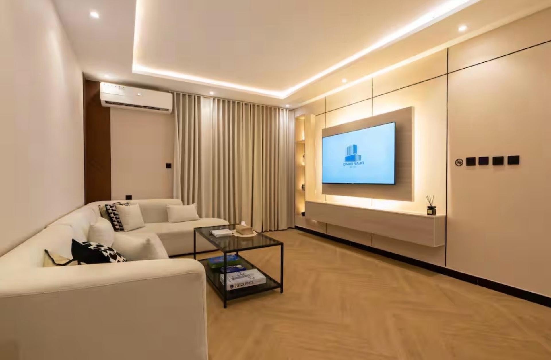 شقة فاخرة مقابل البوليفارد دخول ذاتي 1