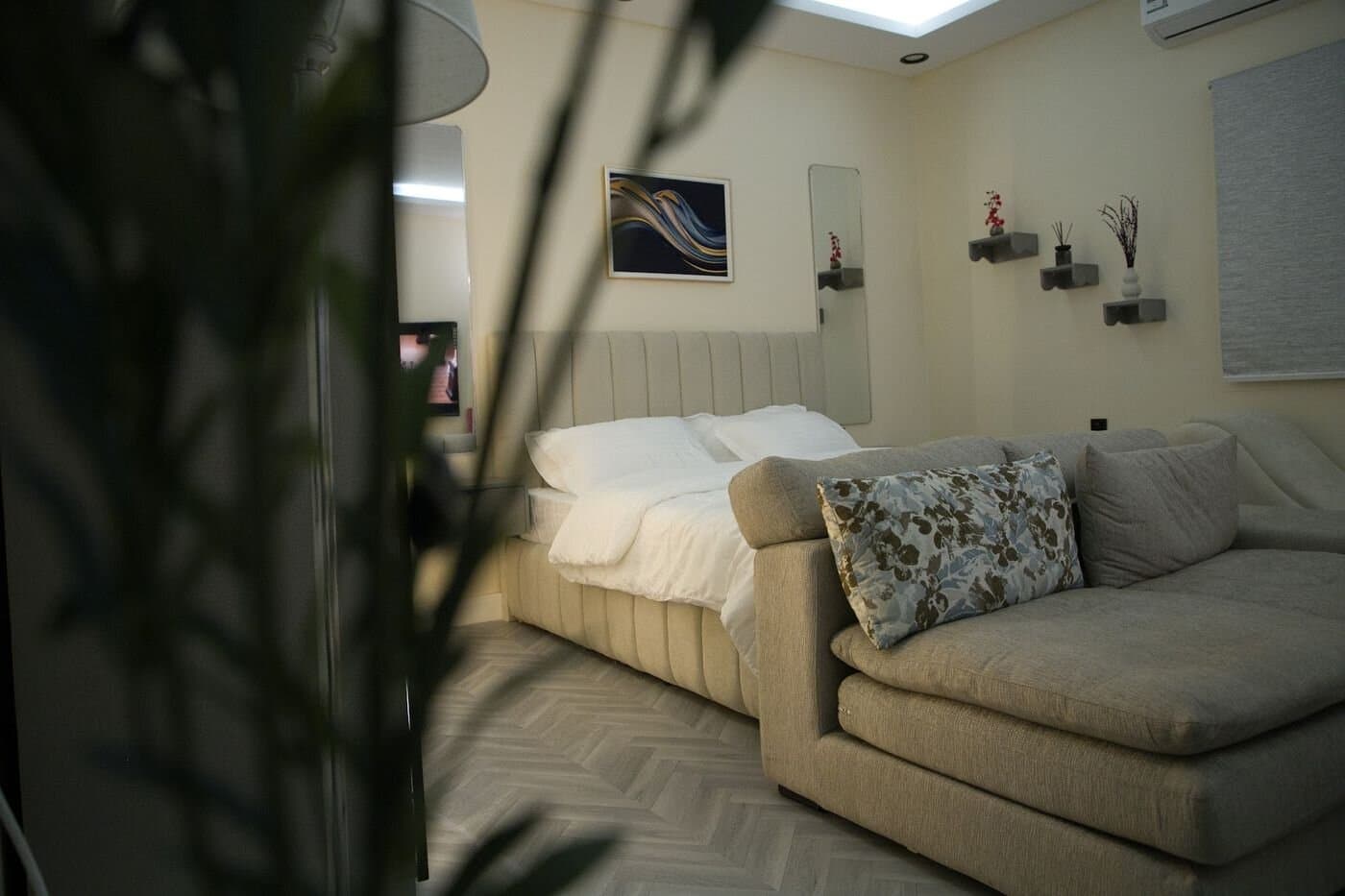 استديو هادئ بسريرماستر بدخول ذكي 16