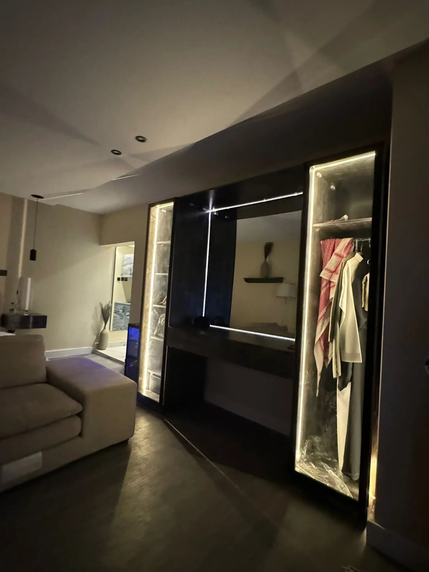 استديو هادئ بدخول ذاتي 6