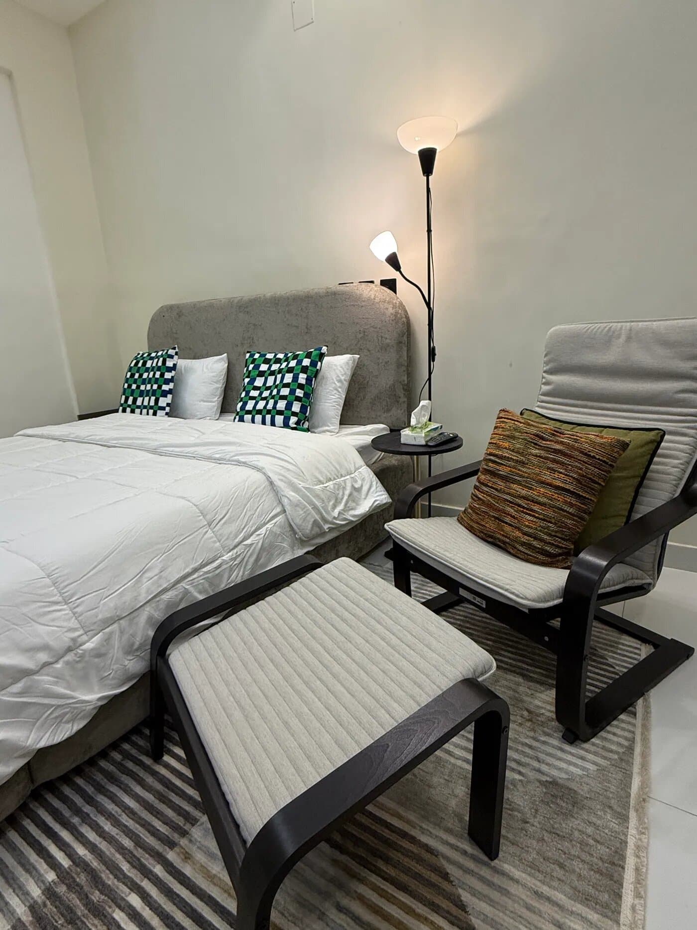 استديو هادئ بدخول ذاتي 6