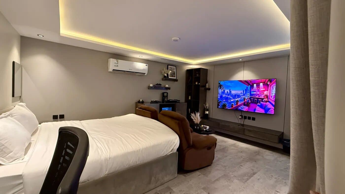 استديو هادئ بسرير ماستر دخول ذكي 8