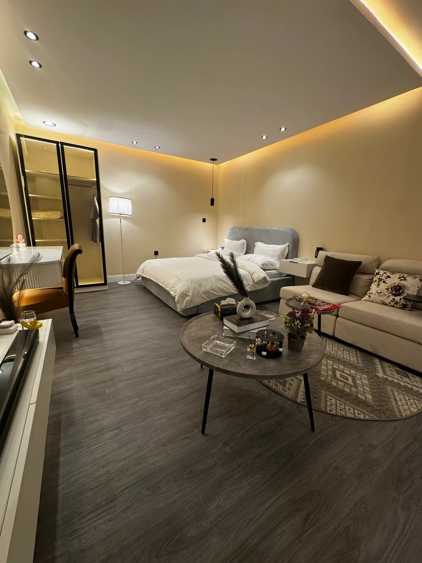 استديو هادئ بدخول ذاتي 4