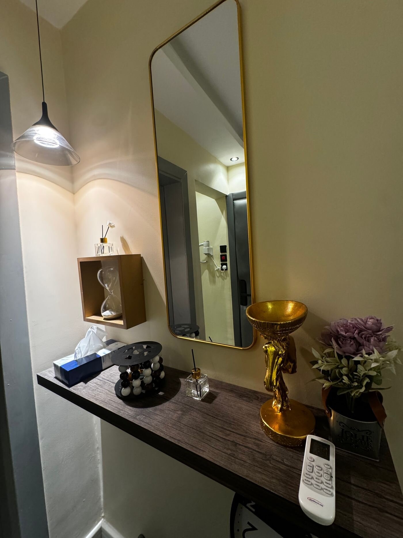 استديو هادئ بدخول ذاتي 10