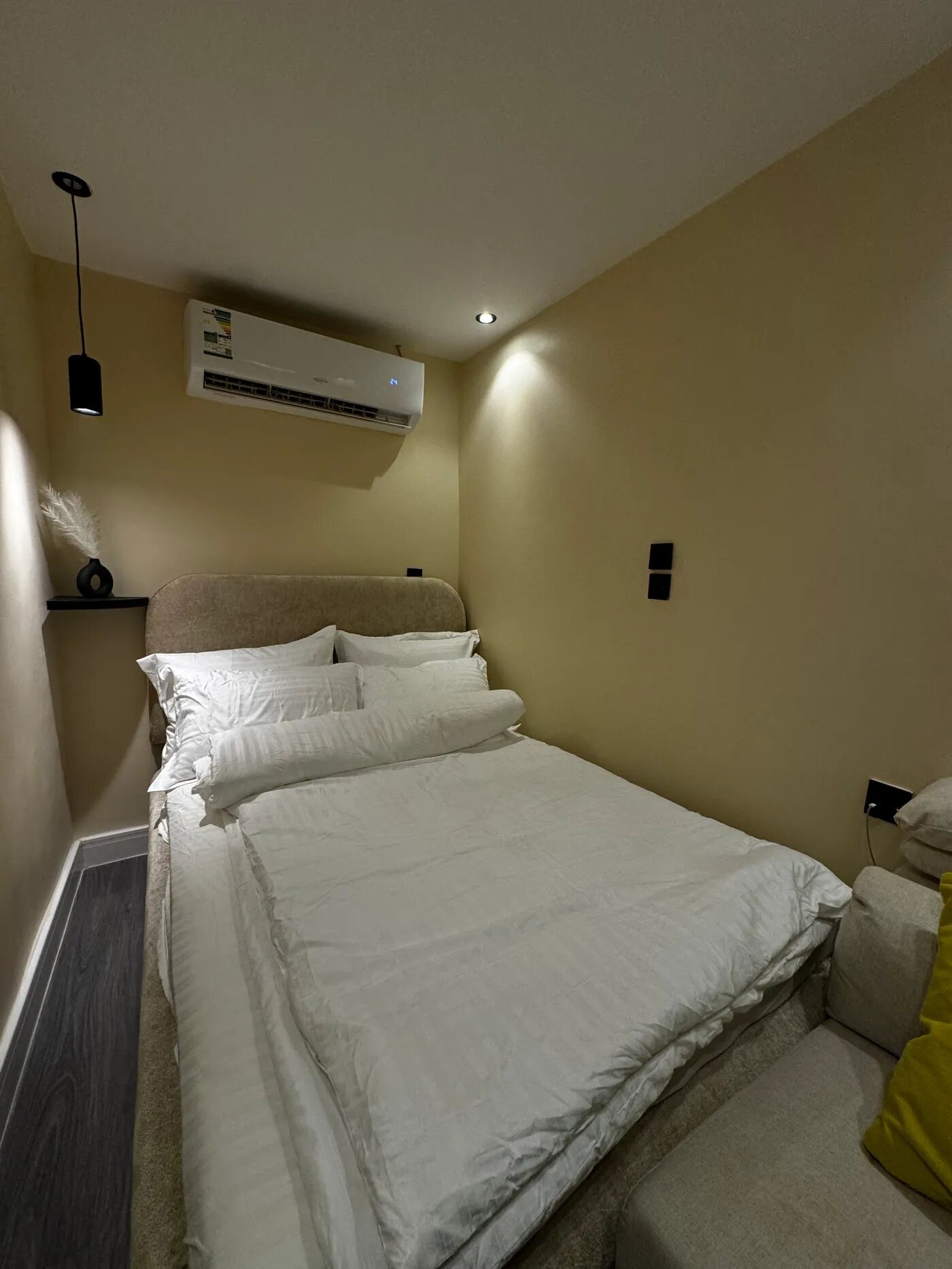 استديو هادئ بدخول ذاتي 11