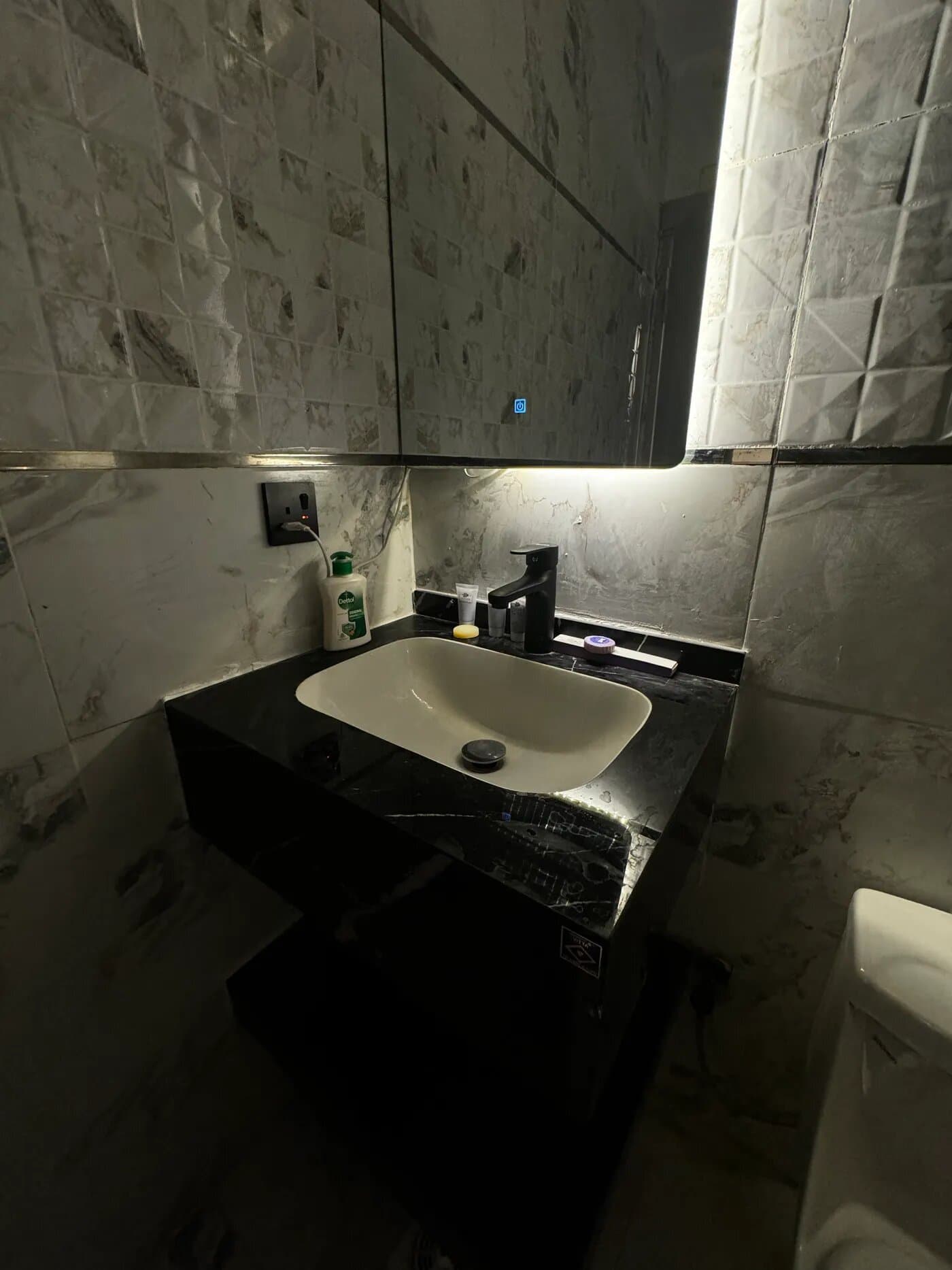 استديو هادئ بدخول ذاتي 13