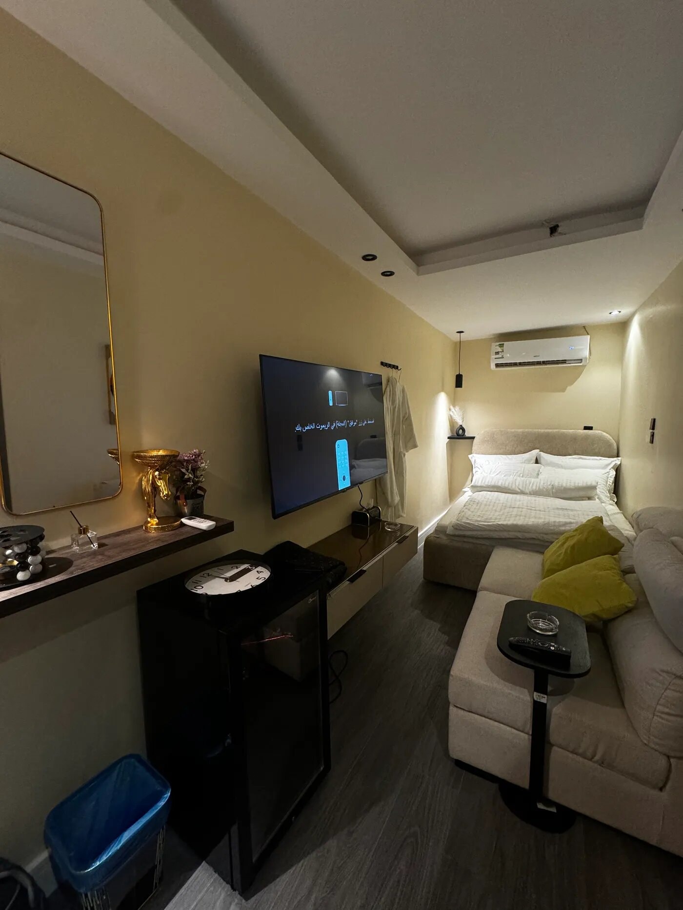 استديو هادئ بدخول ذاتي 17