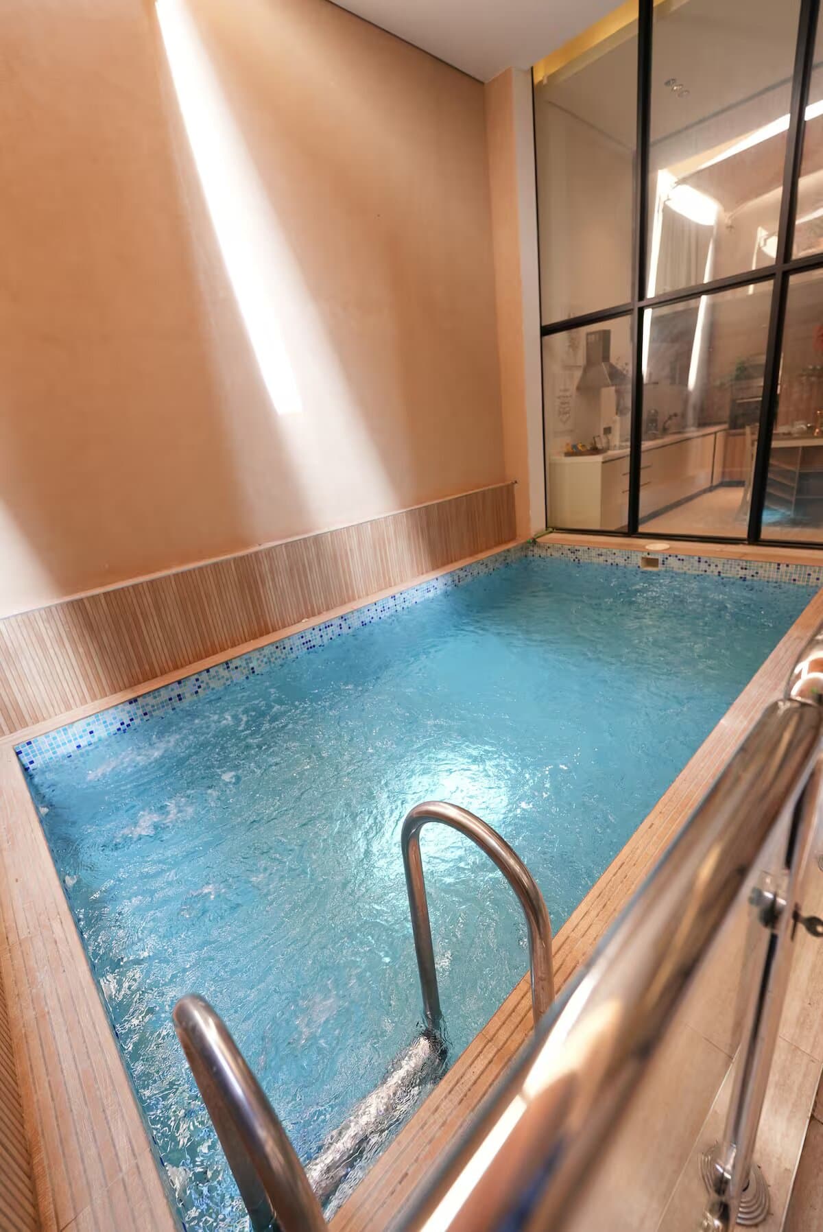 Penthouse swimming pool & Cinema 14