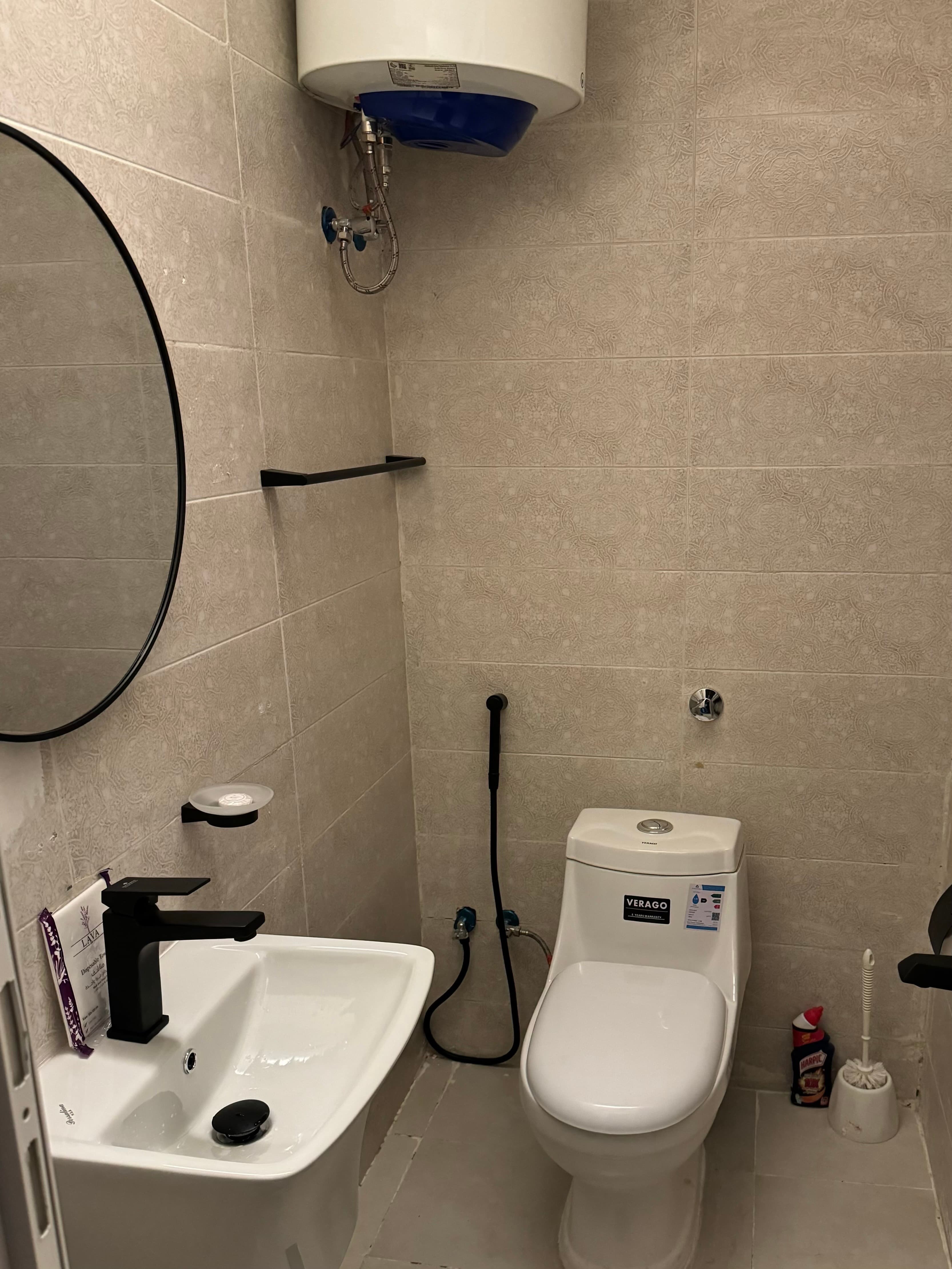 غرفه نوم و صالة مودرن دخول ذاتي في حي ال 9