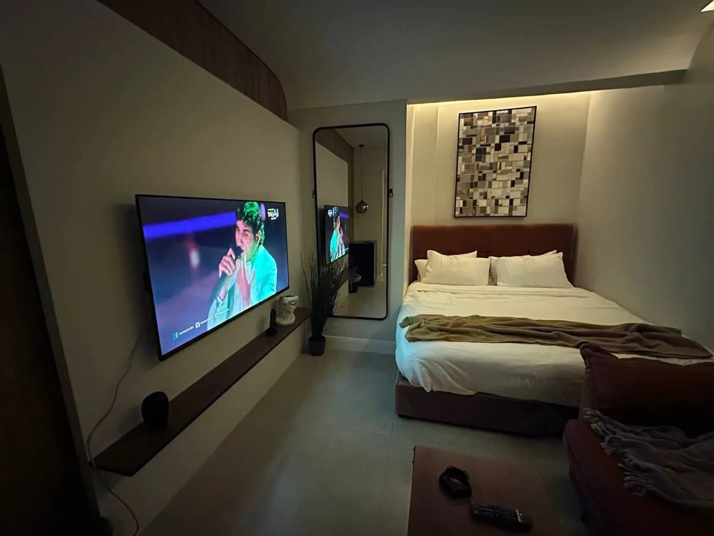 استديو مميز E4 7