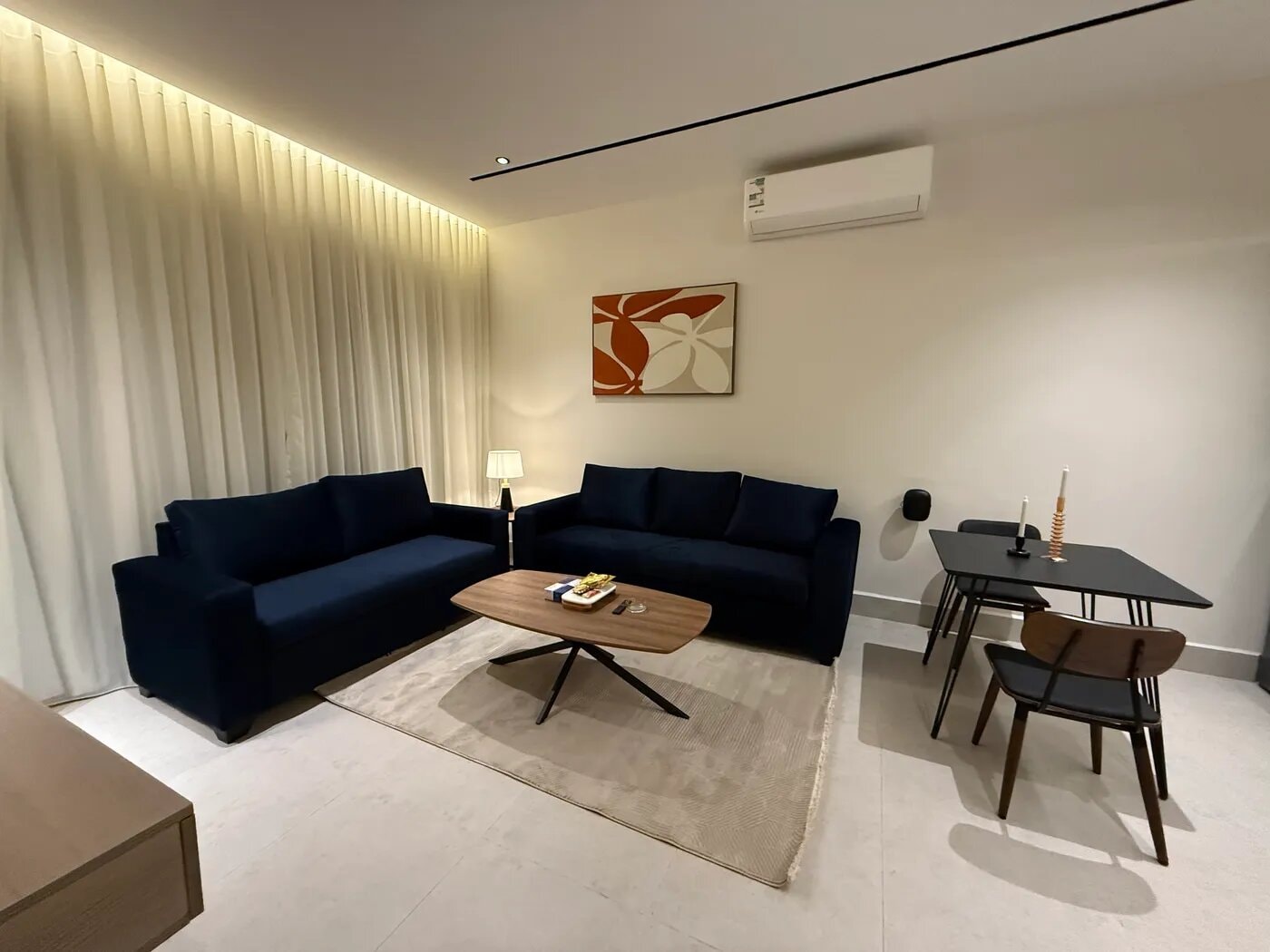 شقة بغرفة معيشة 5