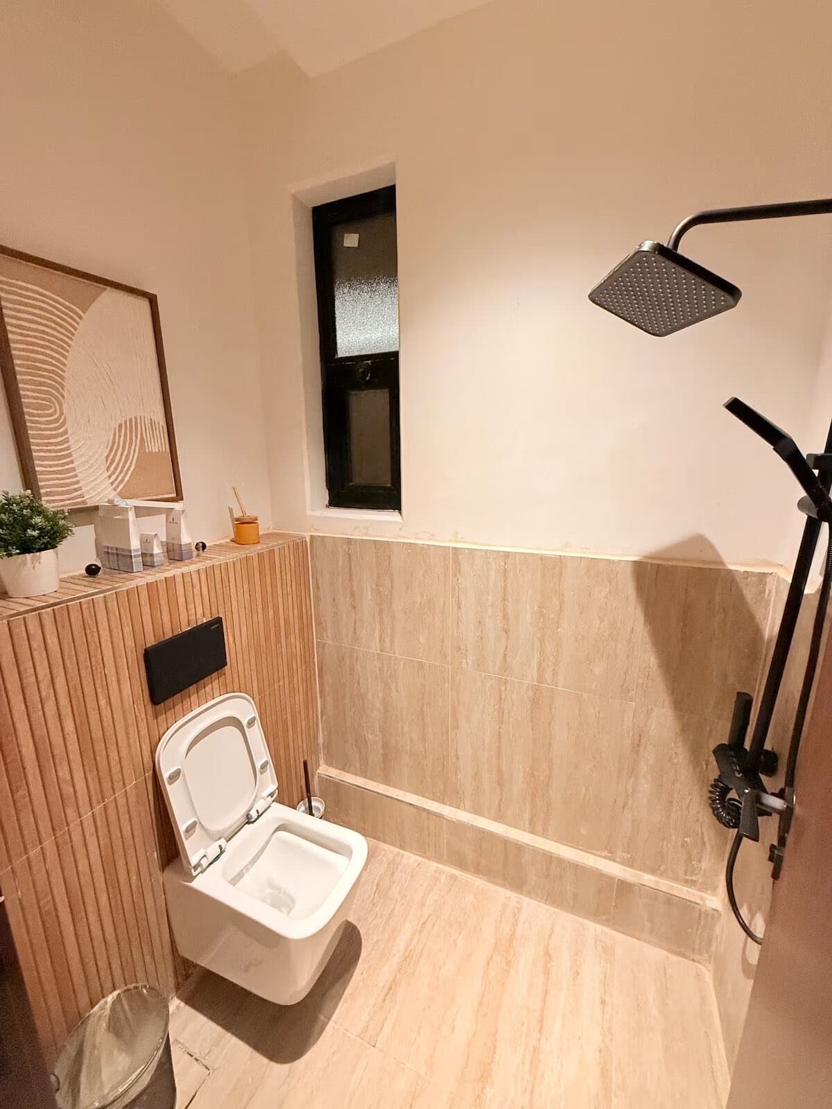 استوديو أعمال بالقرب من المطار 7