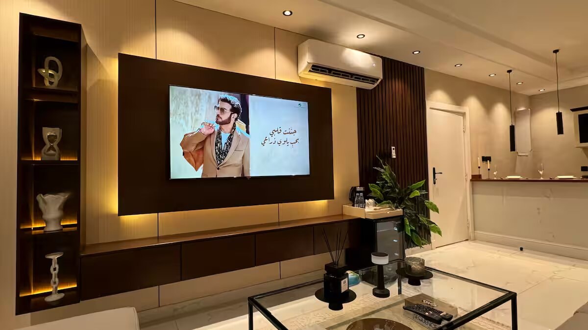 جناح بإطلالة مميزه 2