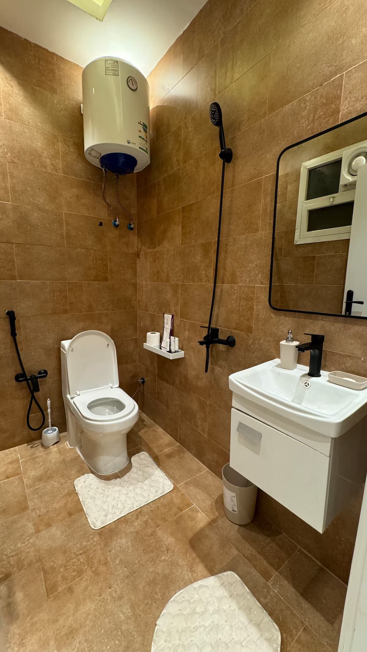 جناح بإطلالة مميزه 13