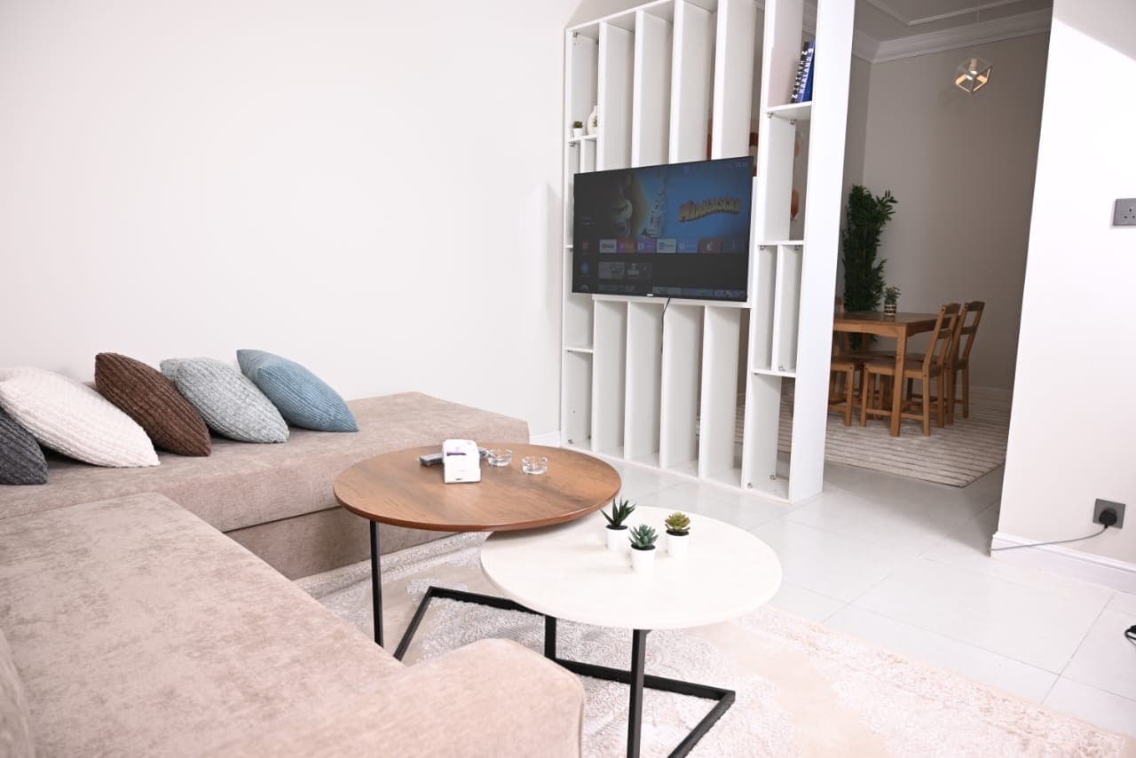 شقة انيقة بغرفة نوم وصالة ومطبخ 9